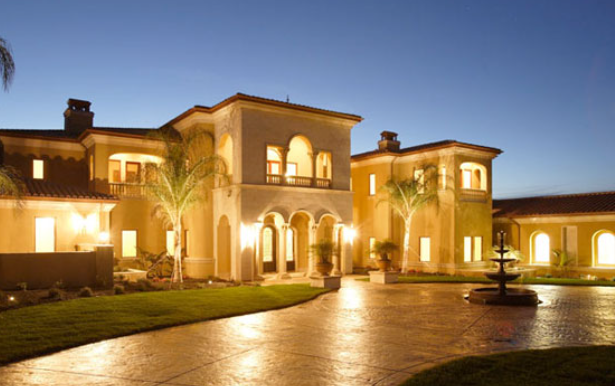 How Luxury Homeowners in Texas Can Sell a Distressed Property Without Losing Value